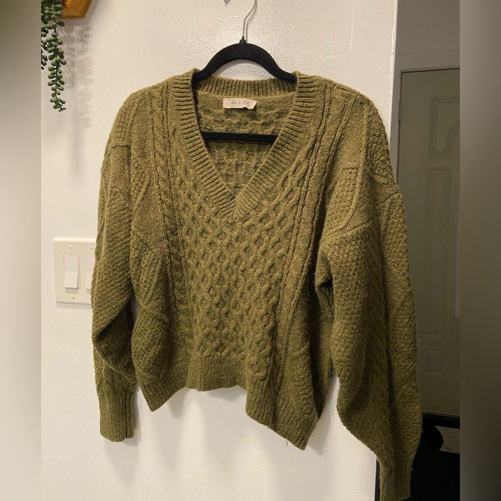 🌻3x$10 Olive green knit sweater
